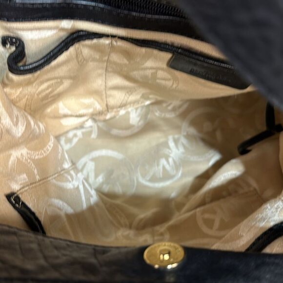 Michael Kors Bag, barely used - Picture 8 of 8